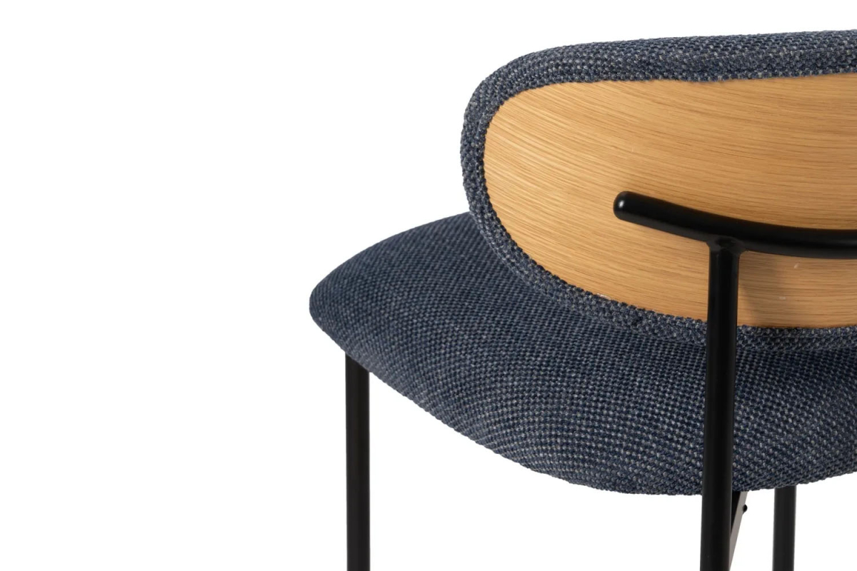 Chaise en tissu avec dossier bois et pieds métal Livia