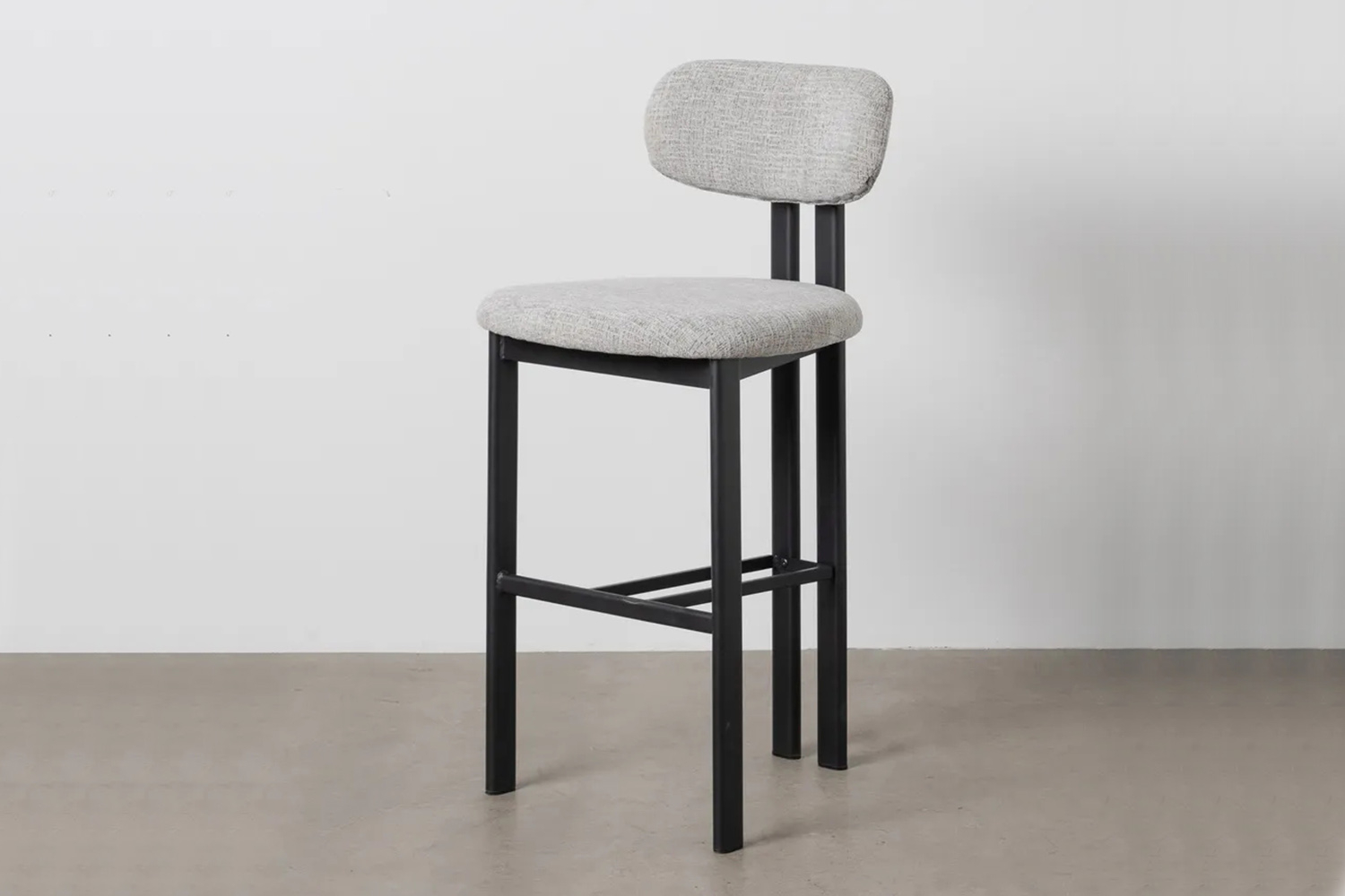 Tabouret haut 75 cm Maïa en tissu et pieds métal – Design