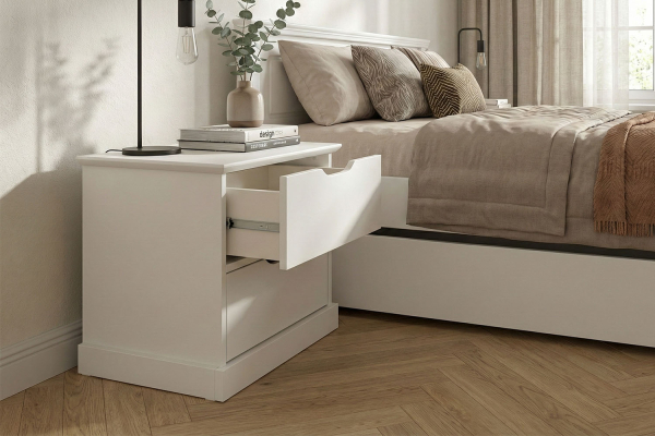 Table de chevet blanche – Élégance et rangement discret pour la chambre