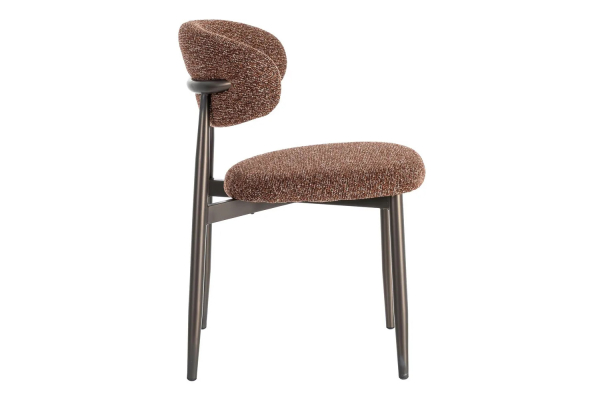 Chaise en tissu texturé et pieds métal Milo – Élégance et style