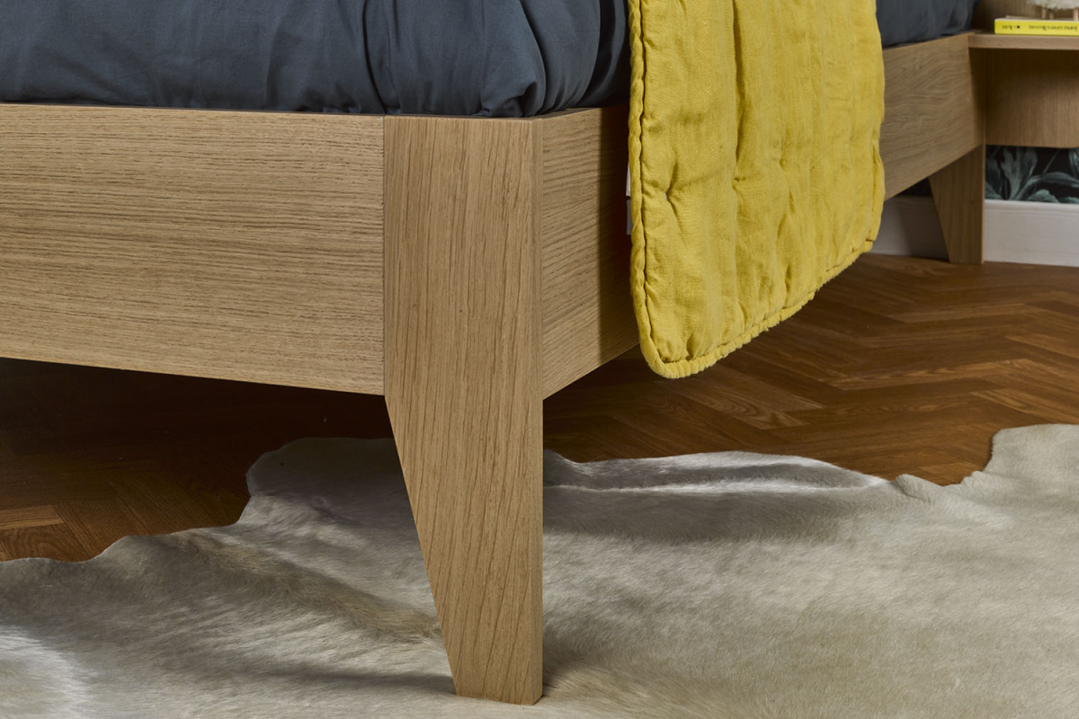 Lit en bois avec tables de chevet Maé