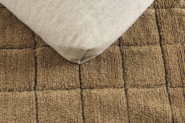 Tapis en laine Mosaic : le tapis de couloir graphique de Lorena Canals