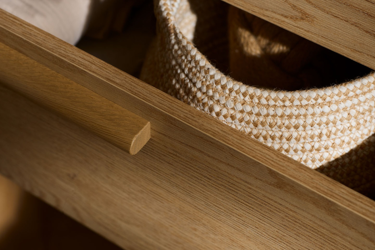 Commode 4 tiroirs avec pieds Alba