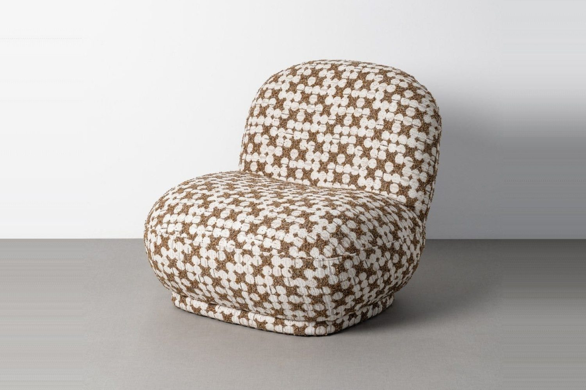 Sillón de tela estampada Orel – Comodidad y diseño envolvente