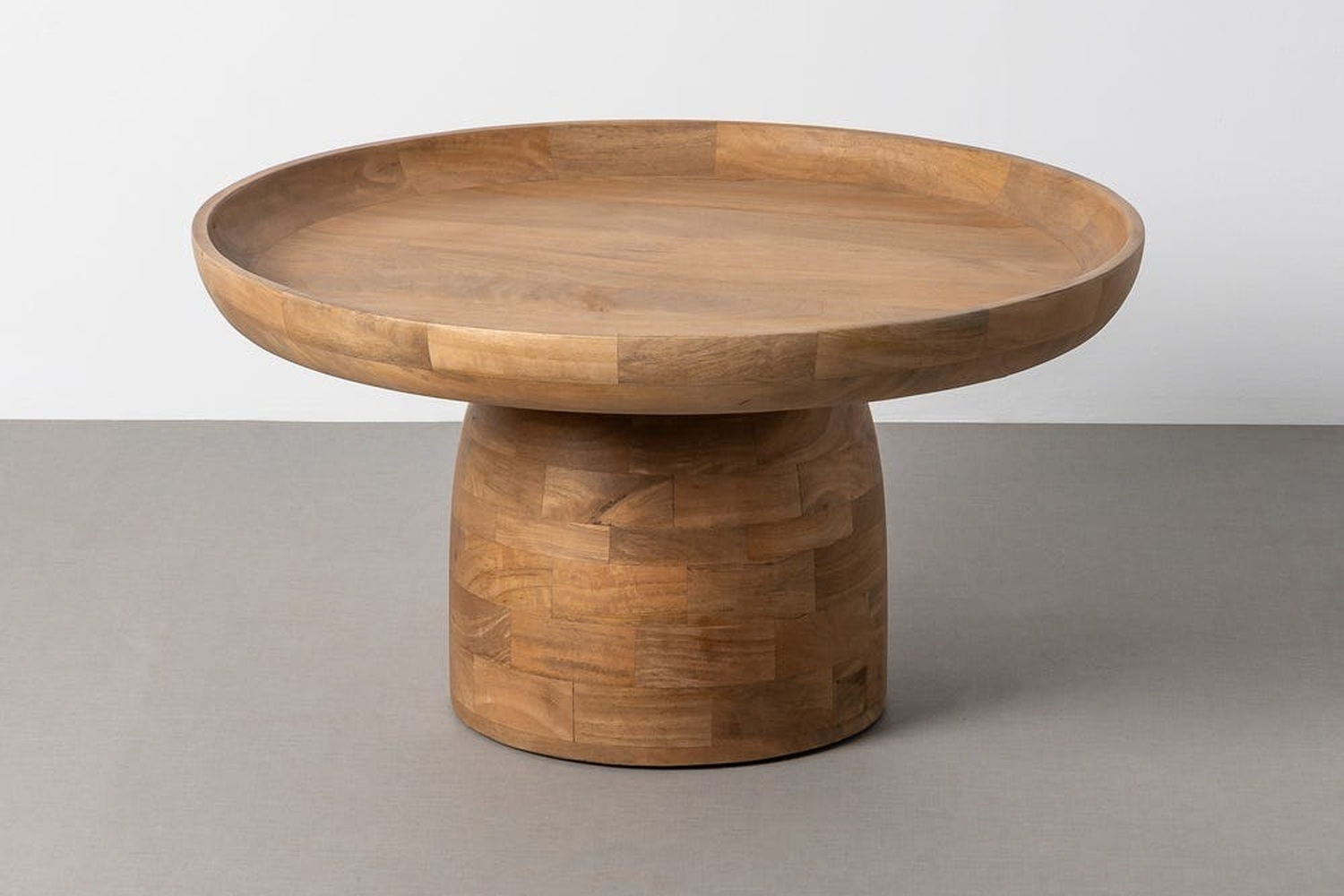 Table basse ronde Almar – La chaleur d’un format compact