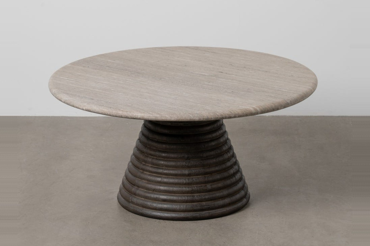 Table basse Norwen – Une pièce sculpturale en marbre