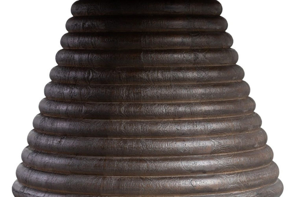 Couchtisch Norwen – ein skulpturales Möbelstück aus Marmor