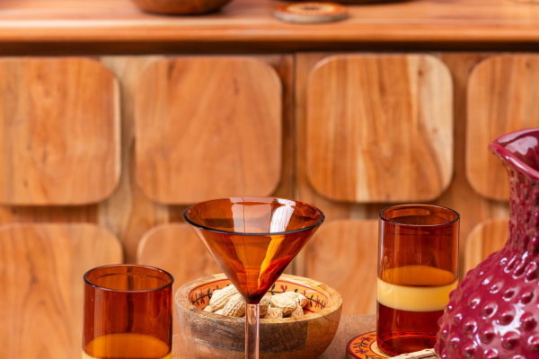 Sideboard Inoa mit 4 Türen aus massivem Akazienholz 180 cm
