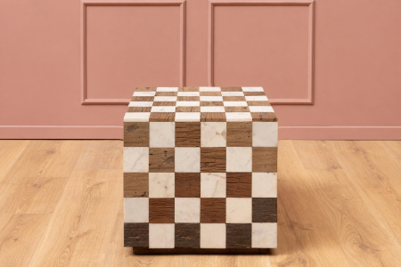Céora 45 cm checkerboard side table in white marble and wood