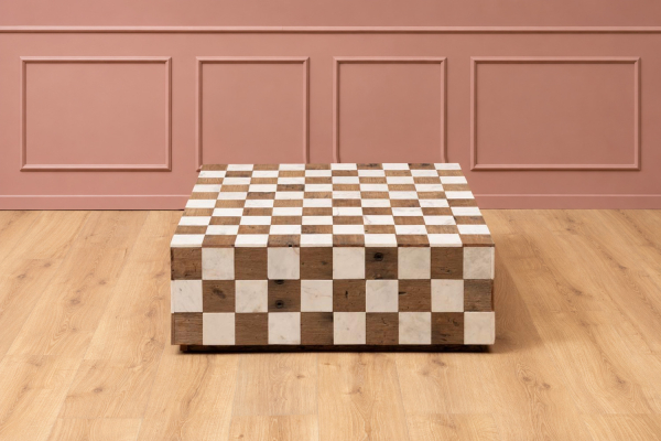 Couchtisch Céora mit Schachbrettmuster aus weißem Marmor und Holz, 100 cm